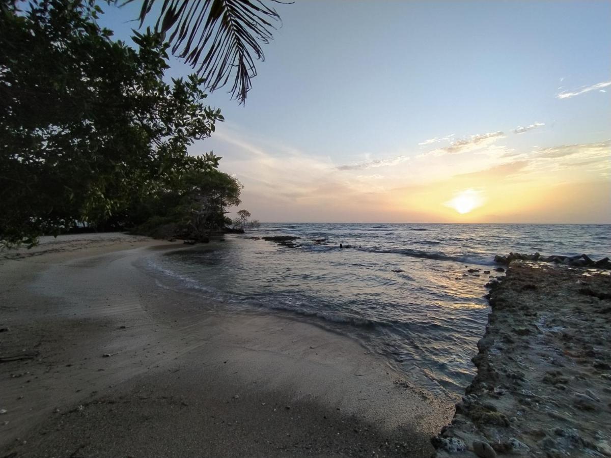 Sol Y Mar Hotel Puerto Limon Ngoại thất bức ảnh
